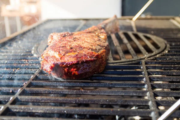 Barbacoa Tomahawk Steak —  Fotos de Stock