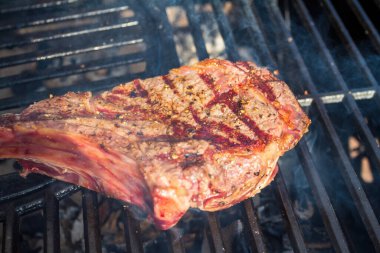 Barbekü Domahawk Bifteği