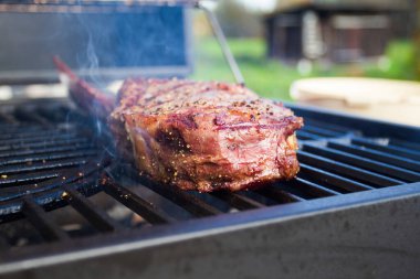 Barbekü Domahawk Bifteği