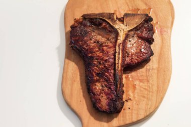 T-kemik mermer biftek.