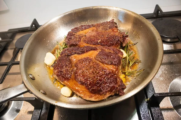 Filete de ternera Ribeye —  Fotos de Stock