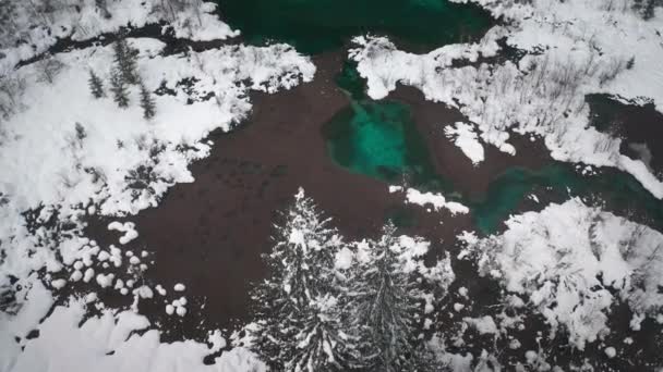 Вид з повітря на зиму з озером . — стокове відео