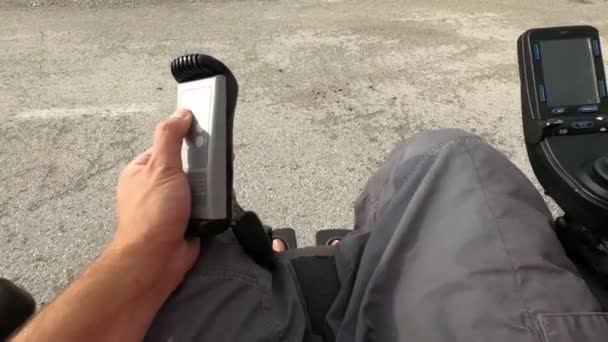 轮椅升降车，无障碍概念 — 图库视频影像