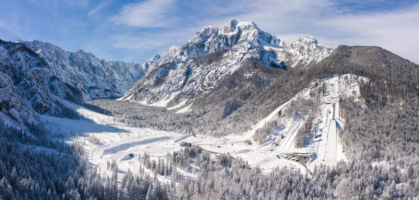Slovenya 'da kış aylarında Kayakla Atlama Planitası