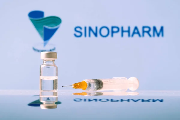 Sinopharm Coronavirus Vaccine Флакон Шприц Логотипом Тло Ljubljana Slovenia Березня — стокове фото