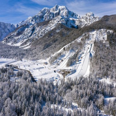 Slovenya 'da kış aylarında Kayakla Atlama Planitası