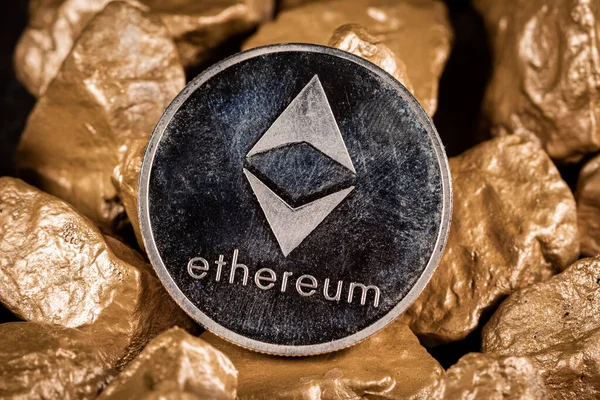 Ethereum coin with gold — Stock Photo, Image