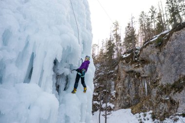 Buz baltası ve krampon tekniği.