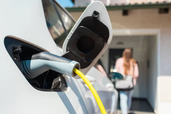 EV Charger station thuis — Stockfoto