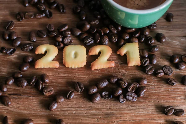 2021 Número Pan Taza Café Mesa Madera Con Granos Café — Foto de Stock