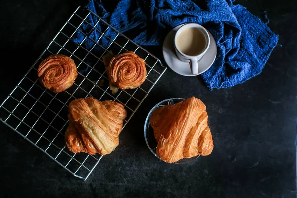 Kouign Amann Croissants Coffee Breakfast Patisserie Dark Background French Pastries — Stock Photo, Image