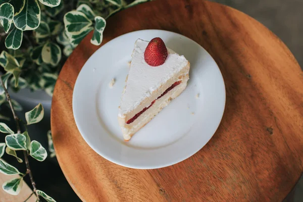 Strawberry Cream Sponge Cake White Plate Dessert Wooden Background Top — Stok Foto