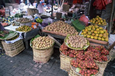 Bali 'deki meyve pazarı