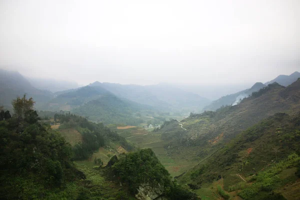 Κινηματογραφικό Τοπίο Των Βουνών Στο Dong Van Karst Plateau Geopark — Φωτογραφία Αρχείου