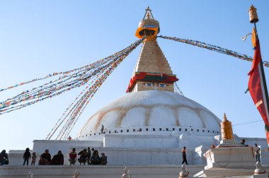 Boudhanath ya da Boudha Stupa, Kathmadu Nepal 'de popüler bir turizm merkezi olarak UNESCO Dünya Mirası Alanı ilan edildi.
