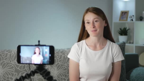 Ženské Blogerky Dělají Video Pro Její Kanál Ženské Blogerky Nahrávají — Stock video
