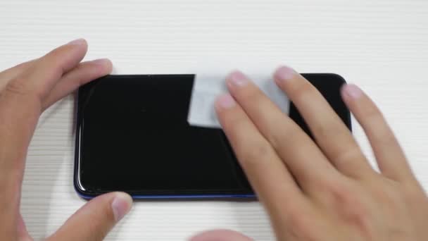 Man Wipes Dirty Screen Smartphone Close View Smartphone Dirty Display — Stock Video