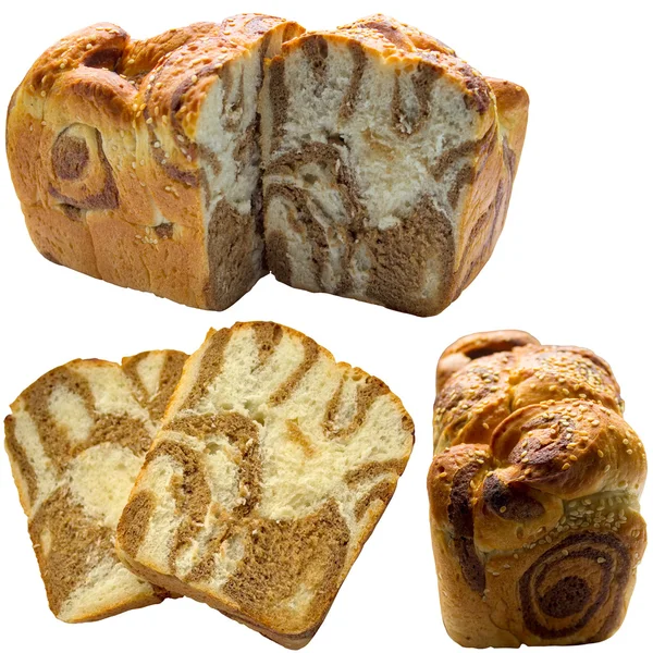 在白面包上分离的新鲜面包. — 图库照片