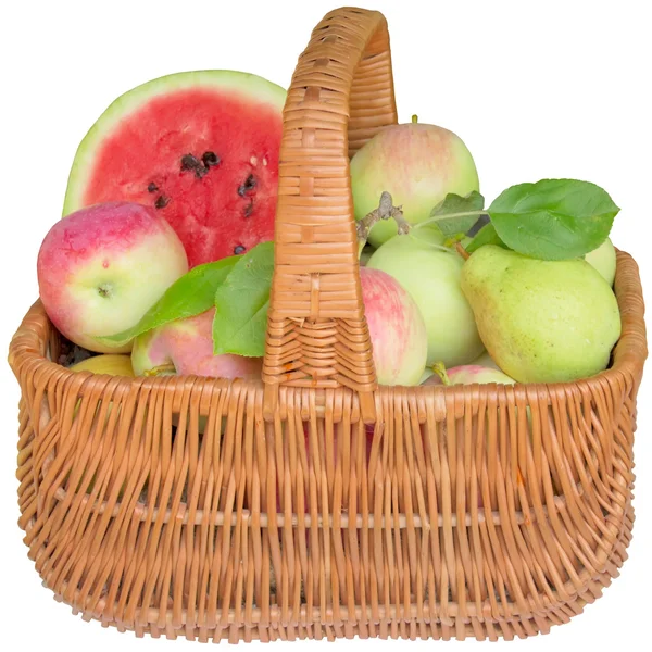 Korb mit Äpfeln und einer Wassermelone. — Stockfoto