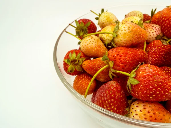 Erdbeere in Schüssel — Stockfoto