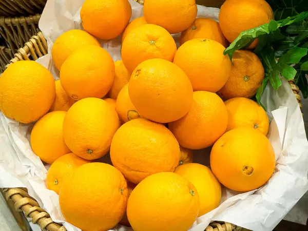 Oranges in the basket — Stock Photo, Image