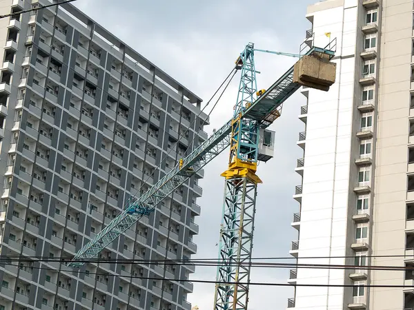 Building crane and construction — Stock Photo, Image