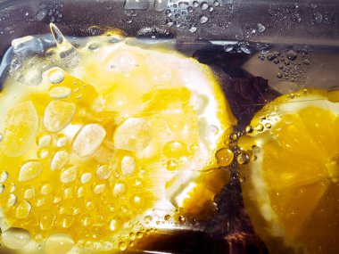 Buzun İçindeki Cam Altındaki Limonlar Soyut Arkaplan