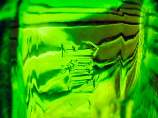 Botella Vidrio Verde Vista Abstracta Través Del Vidrio Vista Macro —  Fotos de Stock