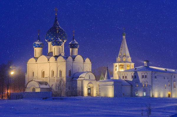 Suzdal, Rusya. Kış akşamları Suzdal.