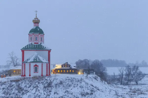 Suzdal, Rusya. Kış akşamları Suzdal.