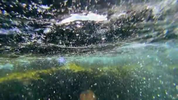 海洋中的水下泡沫节 — 图库视频影像