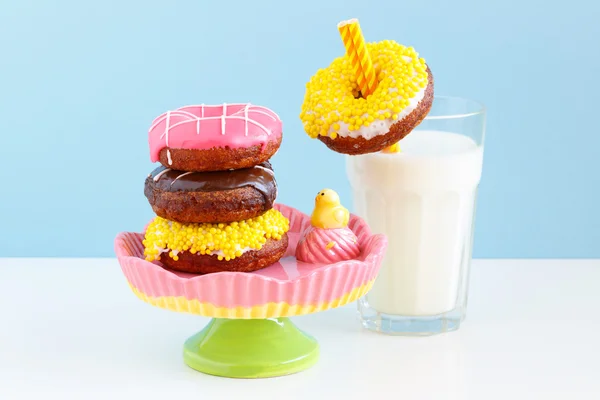 Paskalya için tatlılar. Çörek farklı tatlar. Sütlü çörek