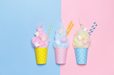 Üstten Görünüm Pastel pamuk şeker marshmallow ile