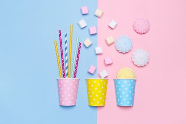 Pastel marshmallow, meringues ve kokteyl tüpler Üstten Görünüm