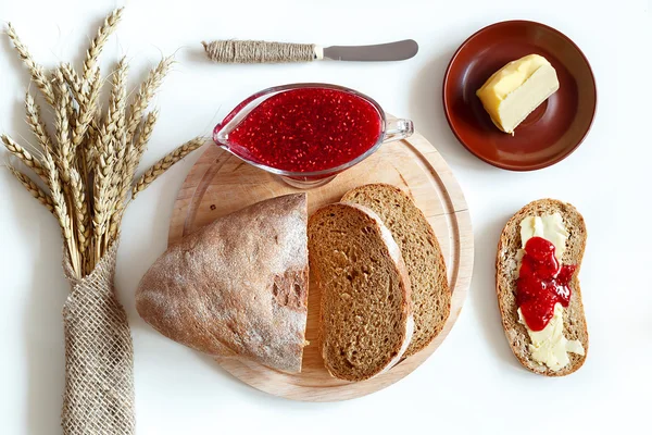 Taze ekmek ve reçel Üstten Görünüm
