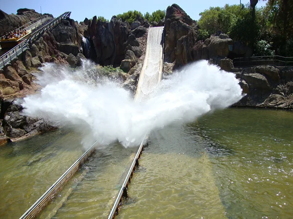 Wasserfahrt im Vergnügungspark Port aventura — Stockfoto