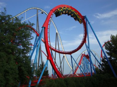 İspanya bir roller coaster binmek