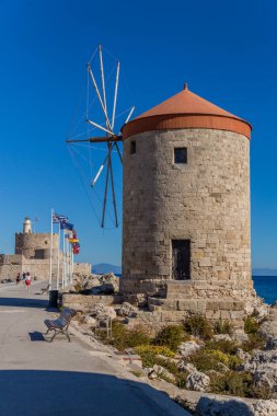 Doğu Akdeniz 'deki Yunan güneş adasında tatil hissi - Rodos / Yunanistan