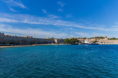 Doğu Akdeniz 'deki Yunan güneş adasında tatil hissi - Rodos / Yunanistan