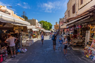 Doğu Akdeniz 'deki Yunan güneş adasında tatil hissi - Rodos / Yunanistan