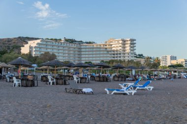 Doğu Akdeniz 'deki Yunan güneş adasında tatil hissi - Rodos / Yunanistan