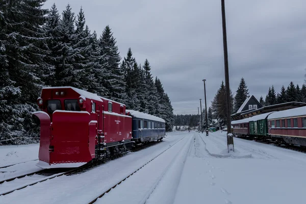 Turystyka Zimowa Różnych Miejscach Przez Las Turyngii Niemcy — Zdjęcie stockowe