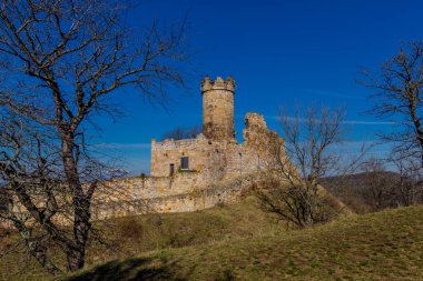 İlkbaharda Drei Gleichen etrafında yürüyüş Thuringian Havzası - Drei Gleichen - Almanya