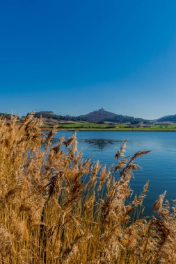 İlkbaharda Drei Gleichen etrafında yürüyüş Thuringian Havzası - Drei Gleichen - Almanya