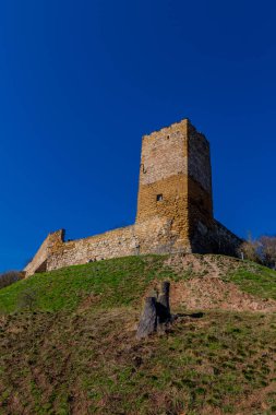 İlkbaharda Drei Gleichen etrafında yürüyüş Thuringian Havzası - Drei Gleichen - Almanya