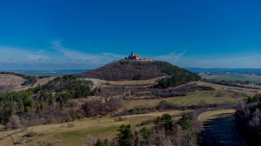 İlkbaharda Drei Gleichen etrafında yürüyüş Thuringian Havzası - Drei Gleichen - Almanya