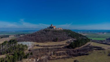 İlkbaharda Drei Gleichen etrafında yürüyüş Thuringian Havzası - Drei Gleichen - Almanya