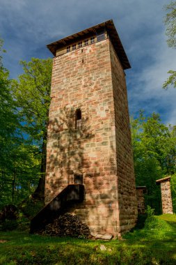 Schmalkalden yakınlarındaki Ortaçağ Frankenberg Şatosu 'na yürü - Thüringen - Almanya