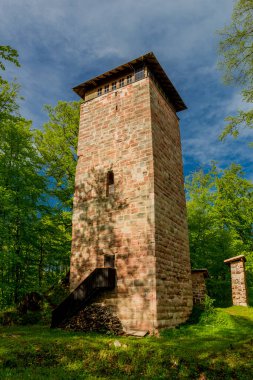Schmalkalden yakınlarındaki Ortaçağ Frankenberg Şatosu 'na yürü - Thüringen - Almanya