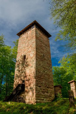 Schmalkalden yakınlarındaki Ortaçağ Frankenberg Şatosu 'na yürü - Thüringen - Almanya